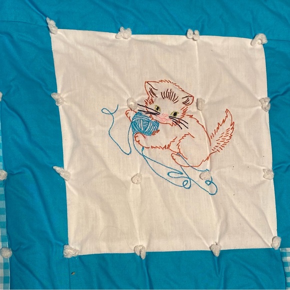 Vintage Handmade Embroidered Baby Tie Quilt 48” x 50” - Picture 2 of 12